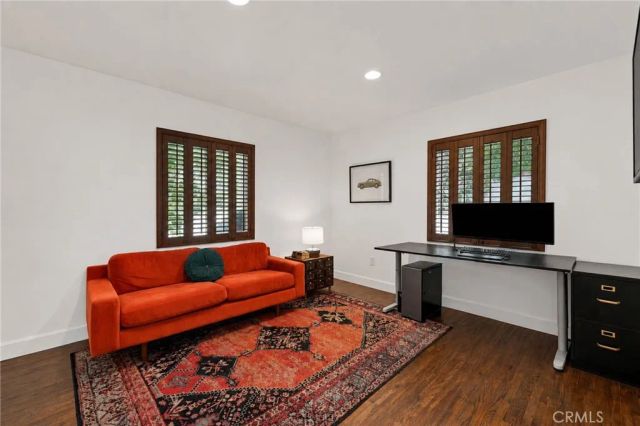 8337 Lennox Avenue, Los Angeles, CA 91402