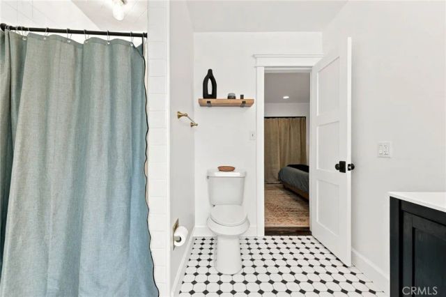 8337 Lennox Avenue, Los Angeles, CA 91402