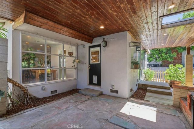 8337 Lennox Avenue, Los Angeles, CA 91402