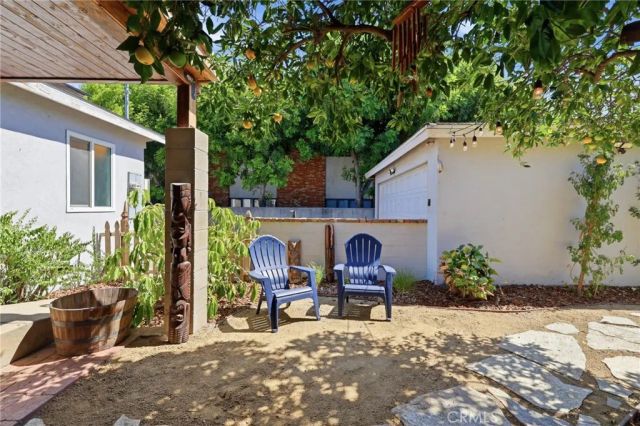 8337 Lennox Avenue, Los Angeles, CA 91402