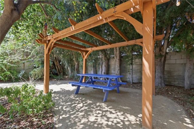 8337 Lennox Avenue, Los Angeles, CA 91402