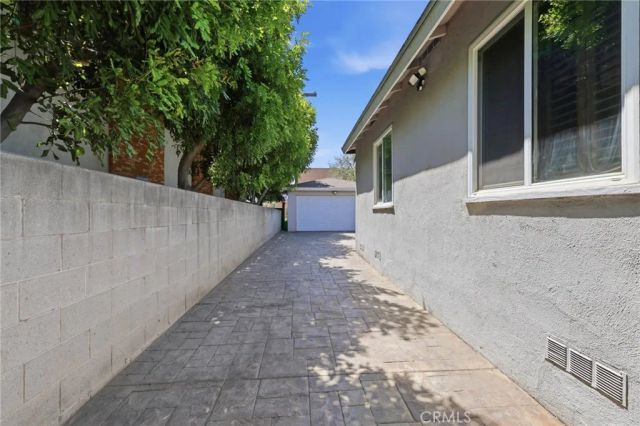 8337 Lennox Avenue, Los Angeles, CA 91402
