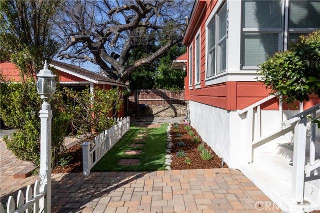 703 Manzanita Avenue, Sierra Madre, CA 91024