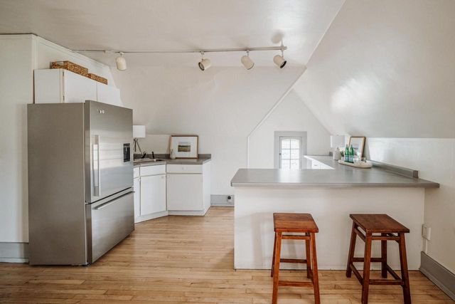 3048 Shepard AVENUE, Milwaukee, WI 53211