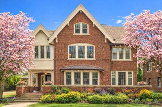 3048 Shepard AVENUE, Milwaukee, WI 53211