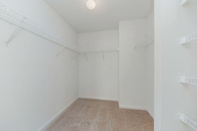 212 Commerce Street E, Aurora, IL 60504