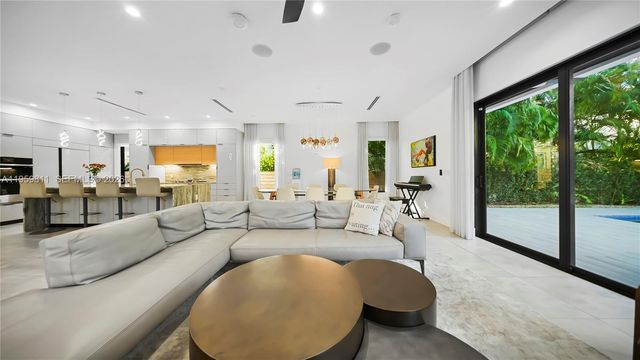 1629 NE 4th Pl, Fort Lauderdale, FL 33301