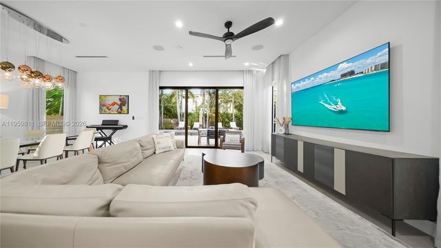 1629 NE 4th Pl, Fort Lauderdale, FL 33301