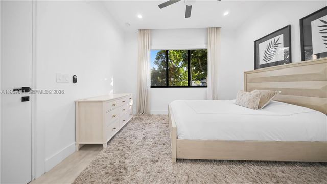 1629 NE 4th Pl, Fort Lauderdale, FL 33301