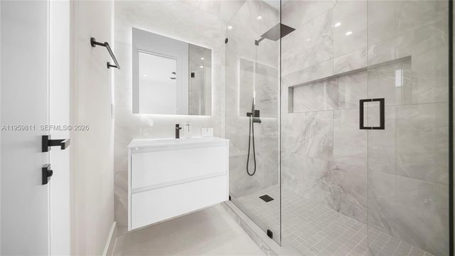 1629 NE 4th Pl, Fort Lauderdale, FL 33301