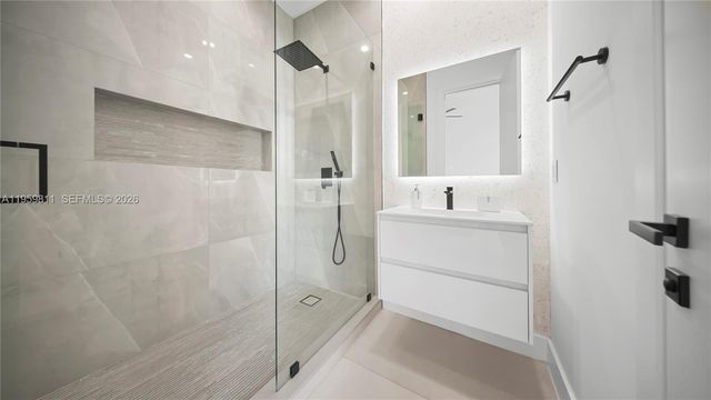 1629 NE 4th Pl, Fort Lauderdale, FL 33301