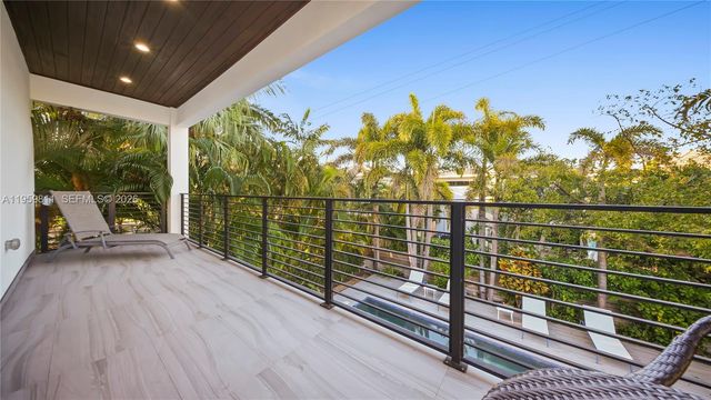 1629 NE 4th Pl, Fort Lauderdale, FL 33301