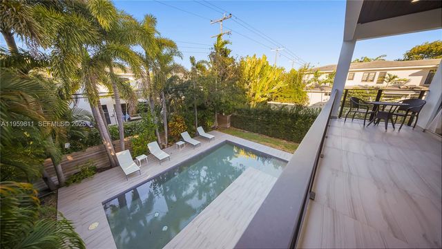 1629 NE 4th Pl, Fort Lauderdale, FL 33301