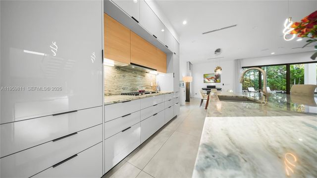 1629 NE 4th Pl, Fort Lauderdale, FL 33301