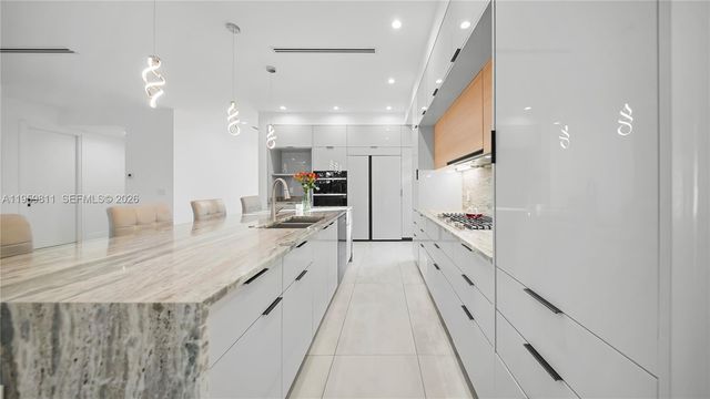 1629 NE 4th Pl, Fort Lauderdale, FL 33301