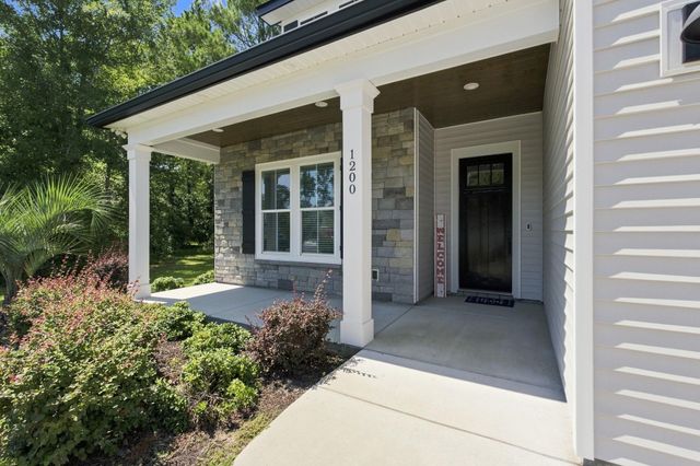 1200 Moultrie Dr. NW, Calabash, NC 28467