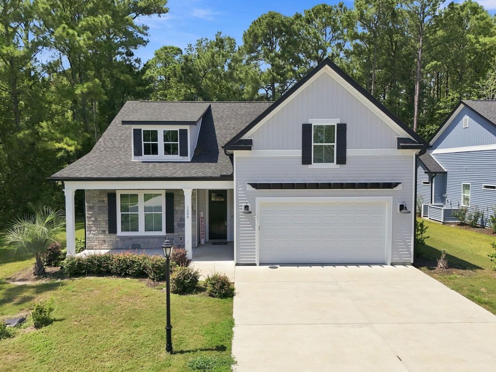 1200 Moultrie Dr. NW, Calabash, NC 28467