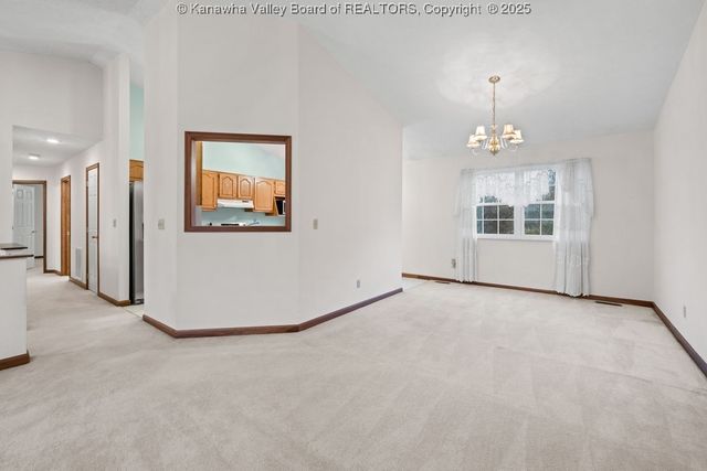 407 Lin Muir, Hurricane, WV 25526