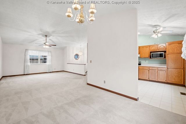 407 Lin Muir, Hurricane, WV 25526