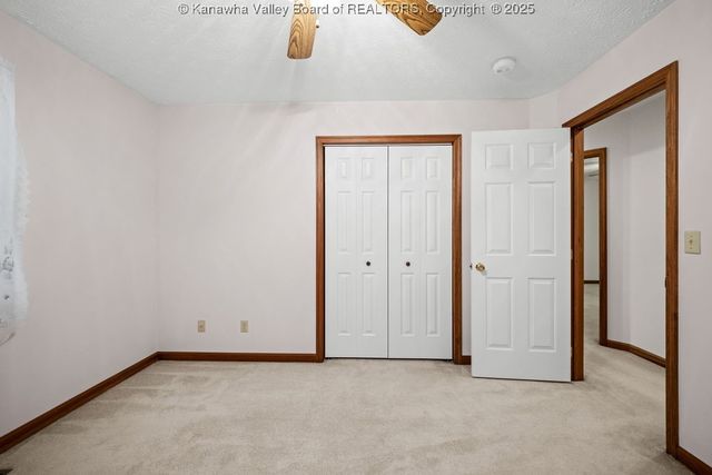 407 Lin Muir, Hurricane, WV 25526