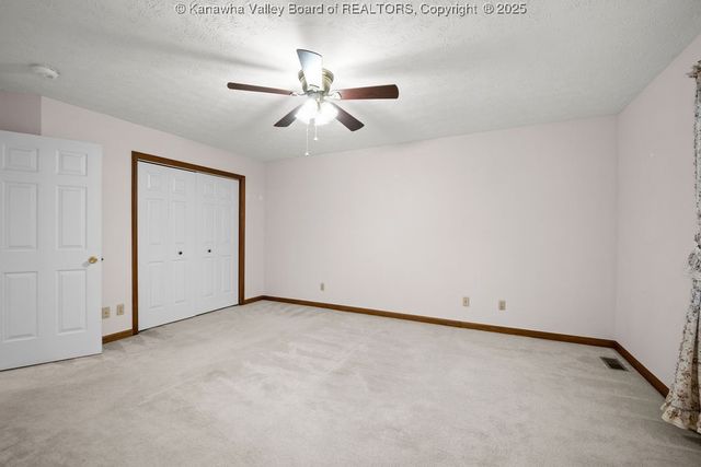 407 Lin Muir, Hurricane, WV 25526