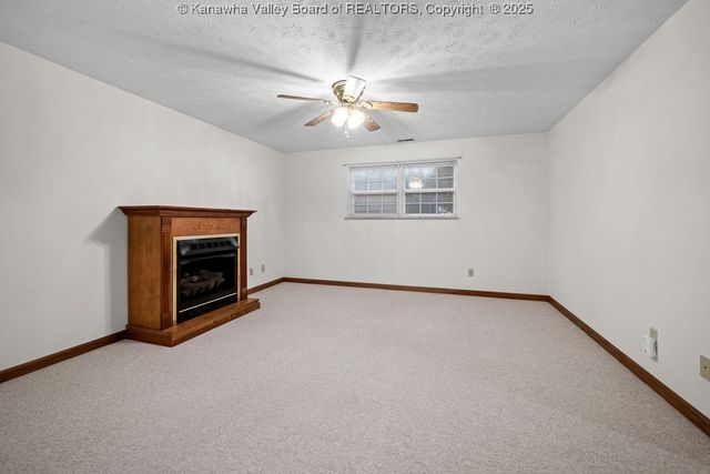 407 Lin Muir, Hurricane, WV 25526