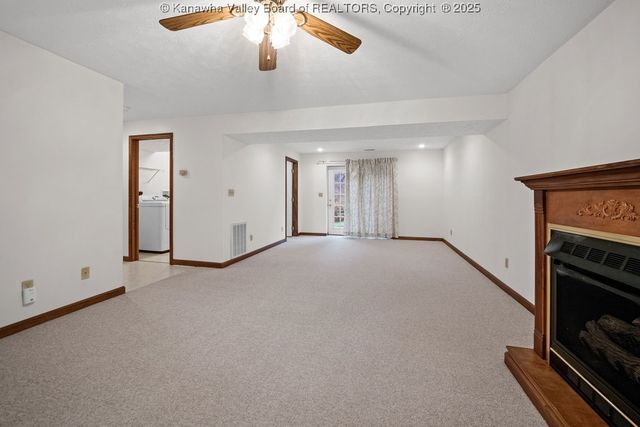 407 Lin Muir, Hurricane, WV 25526