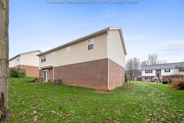 407 Lin Muir, Hurricane, WV 25526
