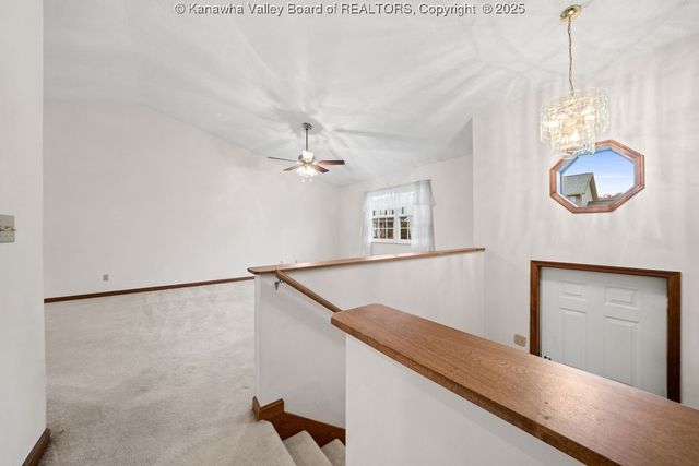 407 Lin Muir, Hurricane, WV 25526