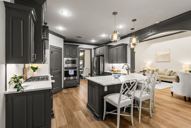 13500 Foxfield Lane, Little Rock, AR 72211