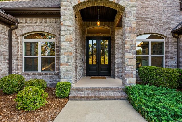 13500 Foxfield Lane, Little Rock, AR 72211