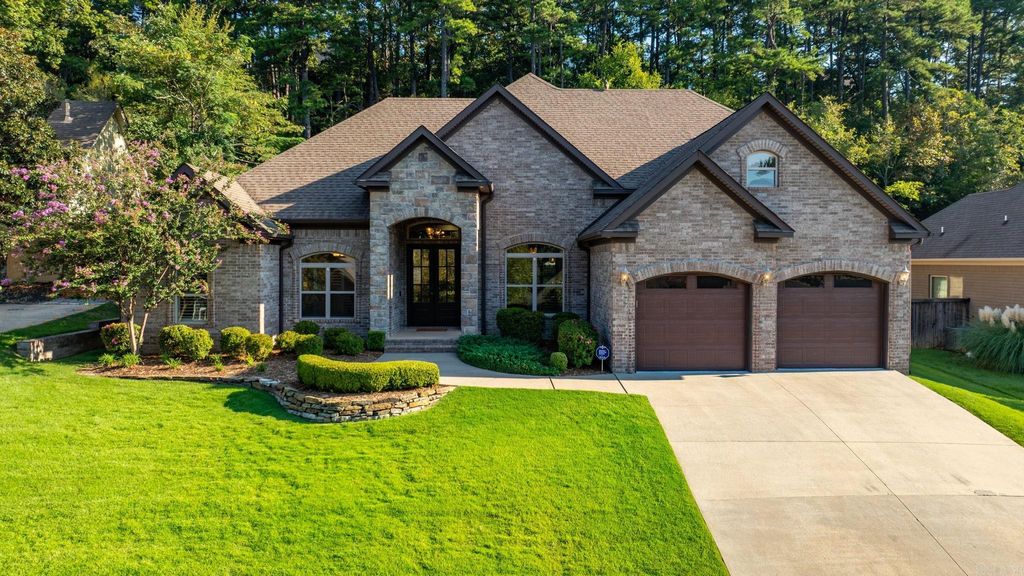 13500 Foxfield Lane, Little Rock, AR 72211