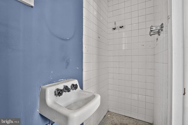 313 MONTGOMERY AVE, Jenkintown, PA 19046