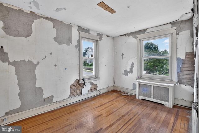 313 MONTGOMERY AVE, Jenkintown, PA 19046