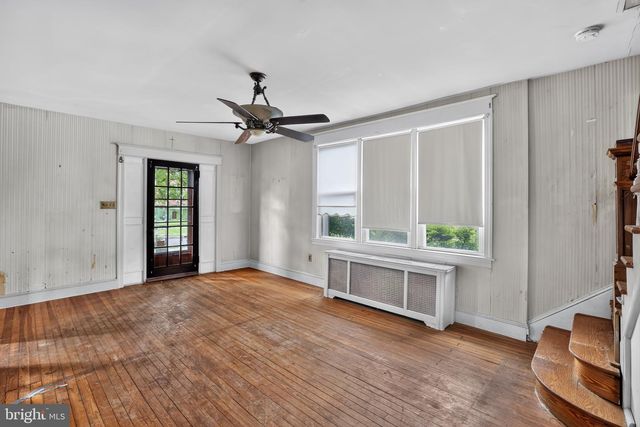 313 MONTGOMERY AVE, Jenkintown, PA 19046