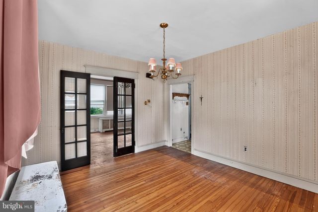 313 MONTGOMERY AVE, Jenkintown, PA 19046