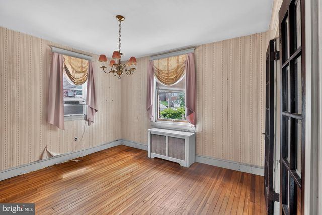 313 MONTGOMERY AVE, Jenkintown, PA 19046