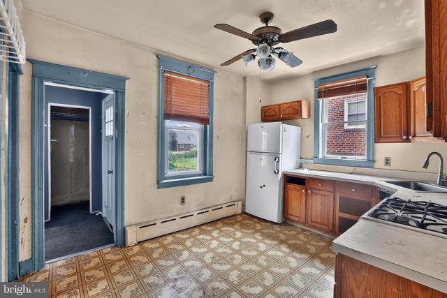 313 MONTGOMERY AVE, Jenkintown, PA 19046
