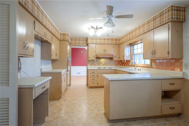 406 W 109th Street, Kansas City, MO 64114