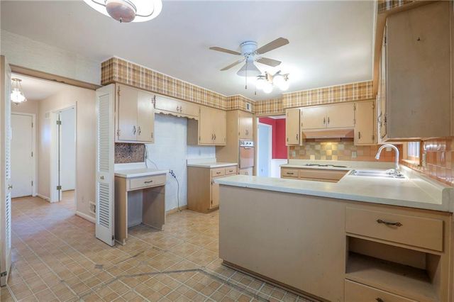 406 W 109th Street, Kansas City, MO 64114