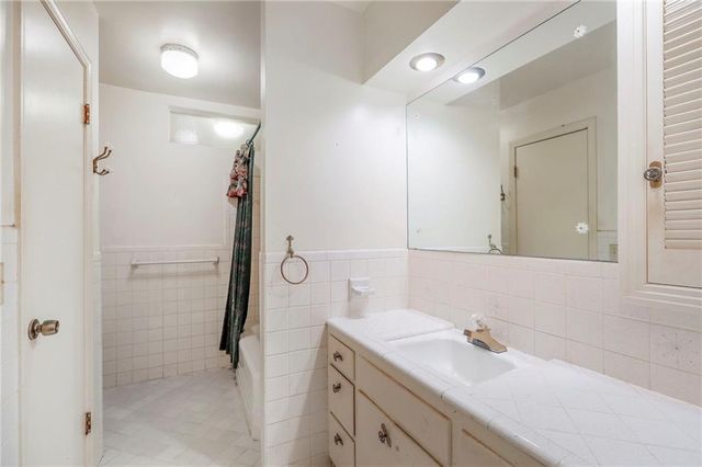 406 W 109th Street, Kansas City, MO 64114