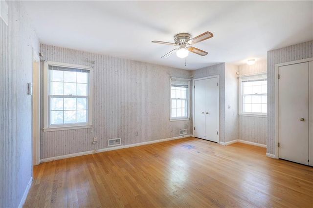 406 W 109th Street, Kansas City, MO 64114