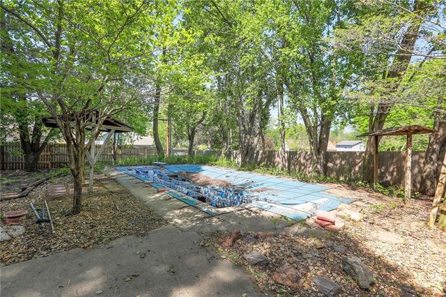 406 W 109th Street, Kansas City, MO 64114