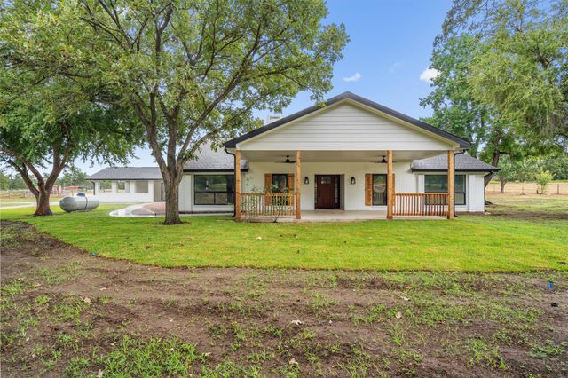 1037 Western Hills RD, Rockdale, TX 76567