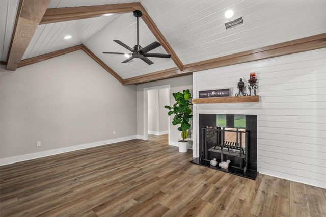 1037 Western Hills RD, Rockdale, TX 76567