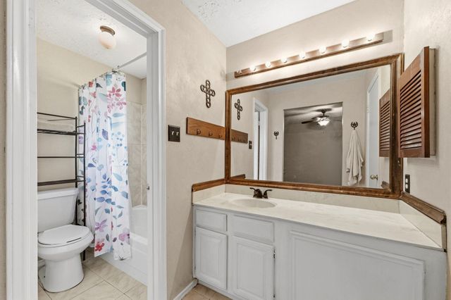 5603 Lynngate Drive, Spring, TX 77373