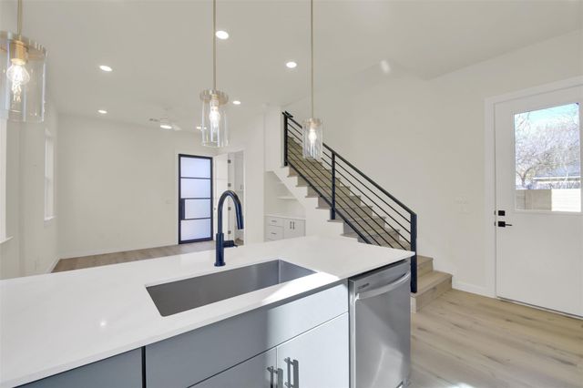 6119 Atwood ST 3, Austin, TX 78741