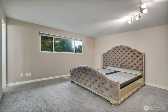 983 NE Melia Lane, Bremerton, WA 98311
