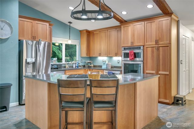 983 NE Melia Lane, Bremerton, WA 98311