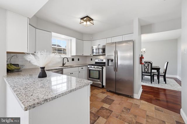 16 MULBERRY ST, Sicklerville, NJ 08081